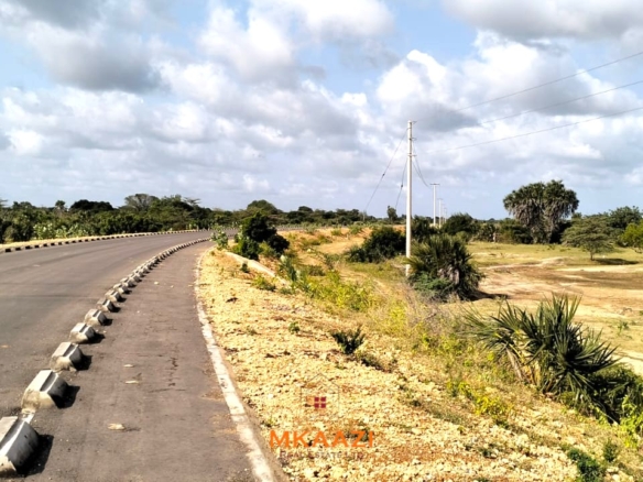 2-acre tarmac and creek-front land for sale near Lamu Port, ideal for tourism, commercial, residential, waterfront and logistics development.
