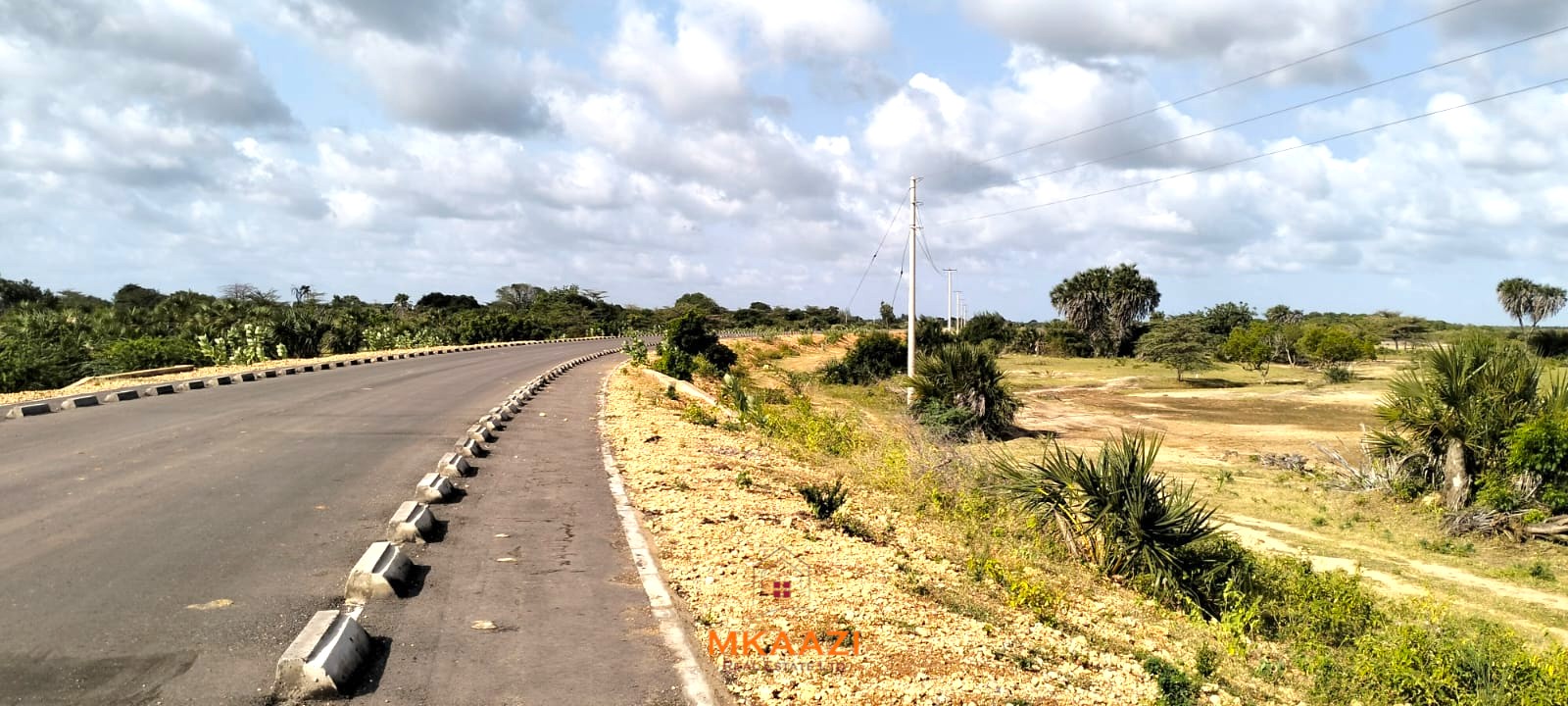 2 Acres Tarmac & Creek Land Near Lamu Port 2-acre tarmac and creek-front land for sale near Lamu Port, ideal for tourism, commercial, residential, waterfront and logistics development.