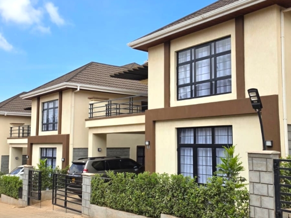 3-bedroom all-en-suite maisonette with SQ for sale in Forest Hill Kibiko, Ngong. Located in a secure 20-house gated estate with CCTV, electric fence and Ngong Hills views. Asking KSh 18.5M cash.