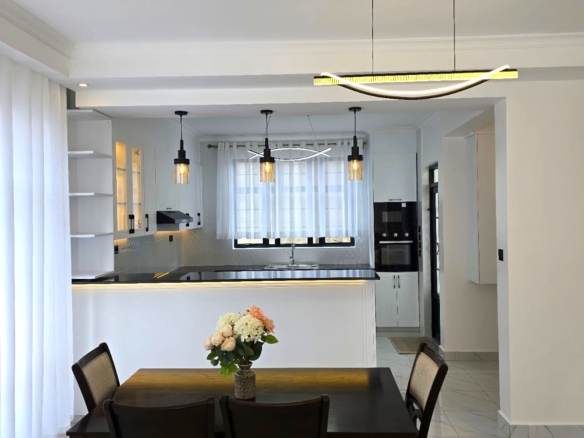 3-bedroom all-en-suite maisonette with SQ for sale in Forest Hill Kibiko, Ngong. Located in a secure 20-house gated estate with CCTV, electric fence and Ngong Hills views. Asking KSh 18.5M cash.