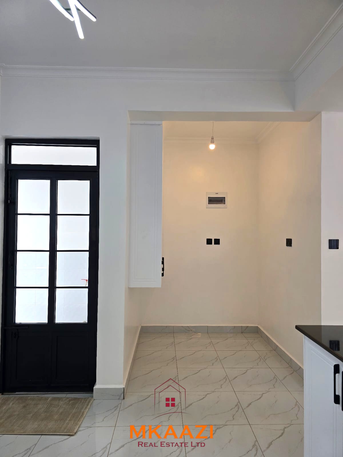 3BR Maisonette for Sale in Kibiko Ngong | 17.9M 3-bedroom all-en-suite maisonette with SQ for sale in Forest Hill Kibiko, Ngong. Located in a secure 20-house gated estate with CCTV, electric fence and Ngong Hills views. Asking KSh 18.5M cash.