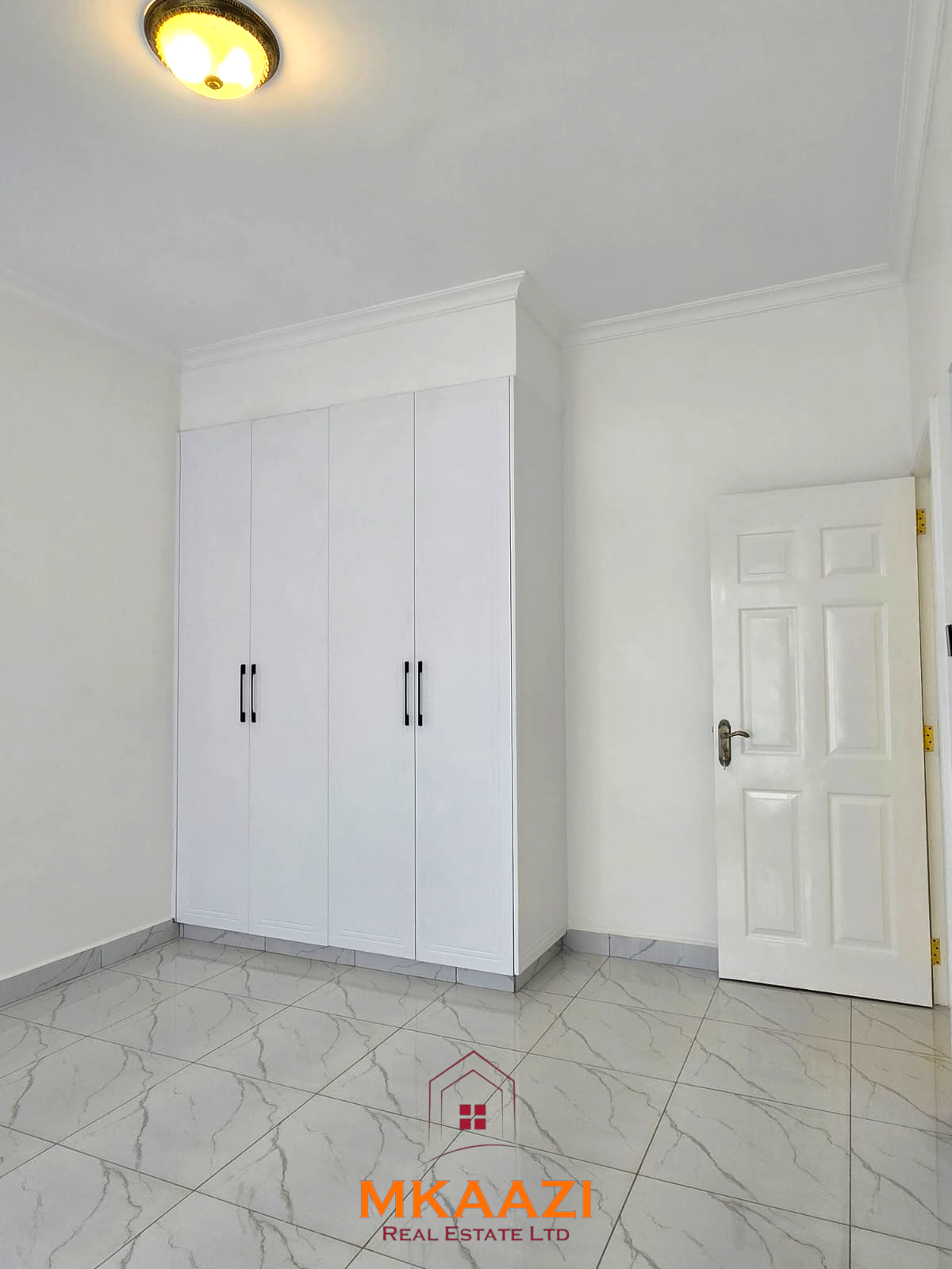 3BR Maisonette for Sale in Kibiko Ngong | 17.9M 3-bedroom all-en-suite maisonette with SQ for sale in Forest Hill Kibiko, Ngong. Located in a secure 20-house gated estate with CCTV, electric fence and Ngong Hills views. Asking KSh 18.5M cash.