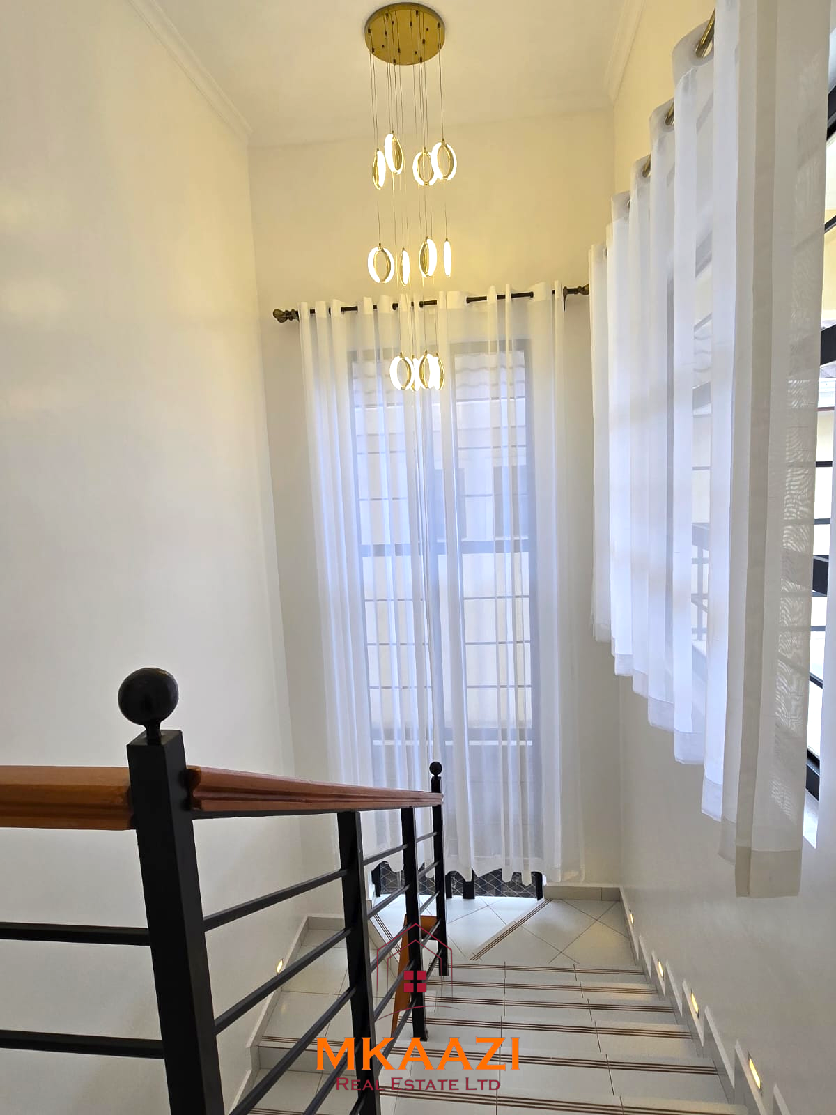 3BR Maisonette for Sale in Kibiko Ngong | 17.9M 3-bedroom all-en-suite maisonette with SQ for sale in Forest Hill Kibiko, Ngong. Located in a secure 20-house gated estate with CCTV, electric fence and Ngong Hills views. Asking KSh 18.5M cash.