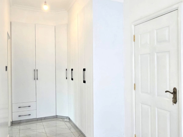 3-bedroom all-en-suite maisonette with SQ for sale in Forest Hill Kibiko, Ngong. Located in a secure 20-house gated estate with CCTV, electric fence and Ngong Hills views. Asking KSh 18.5M cash.
