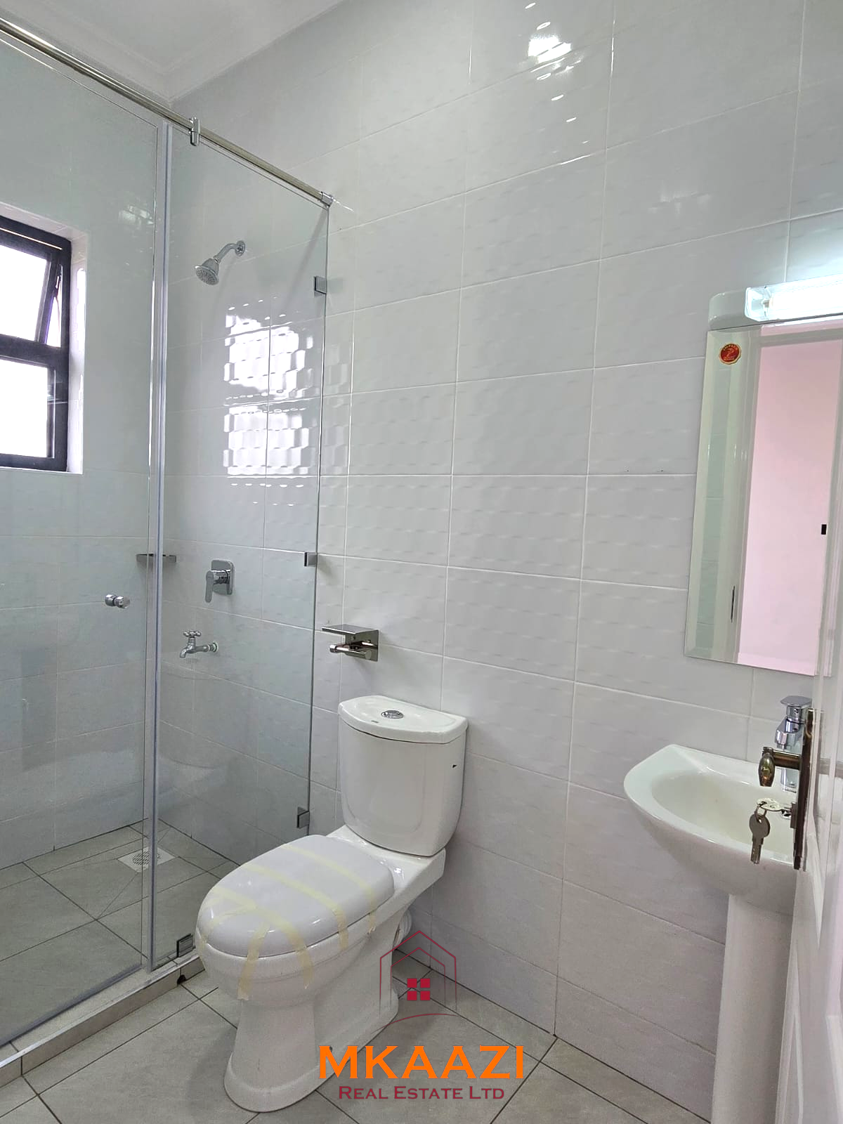 3BR Maisonette for Sale in Kibiko Ngong | 17.9M 3-bedroom all-en-suite maisonette with SQ for sale in Forest Hill Kibiko, Ngong. Located in a secure 20-house gated estate with CCTV, electric fence and Ngong Hills views. Asking KSh 18.5M cash.