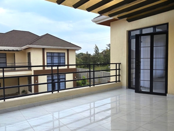 3-bedroom all-en-suite maisonette with SQ for sale in Forest Hill Kibiko, Ngong. Located in a secure 20-house gated estate with CCTV, electric fence and Ngong Hills views. Asking KSh 18.5M cash.