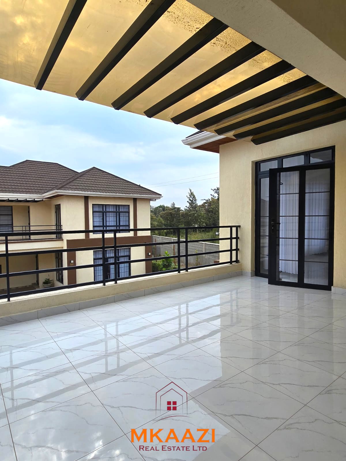 3BR Maisonette for Sale in Kibiko Ngong | 17.9M 3-bedroom all-en-suite maisonette with SQ for sale in Forest Hill Kibiko, Ngong. Located in a secure 20-house gated estate with CCTV, electric fence and Ngong Hills views. Asking KSh 18.5M cash.