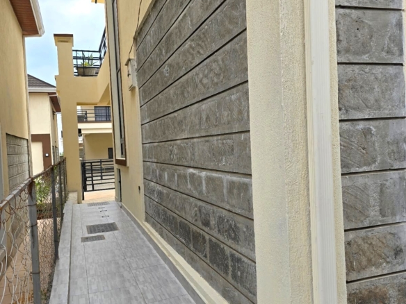 3-bedroom all-en-suite maisonette with SQ for sale in Forest Hill Kibiko, Ngong. Located in a secure 20-house gated estate with CCTV, electric fence and Ngong Hills views. Asking KSh 18.5M cash.