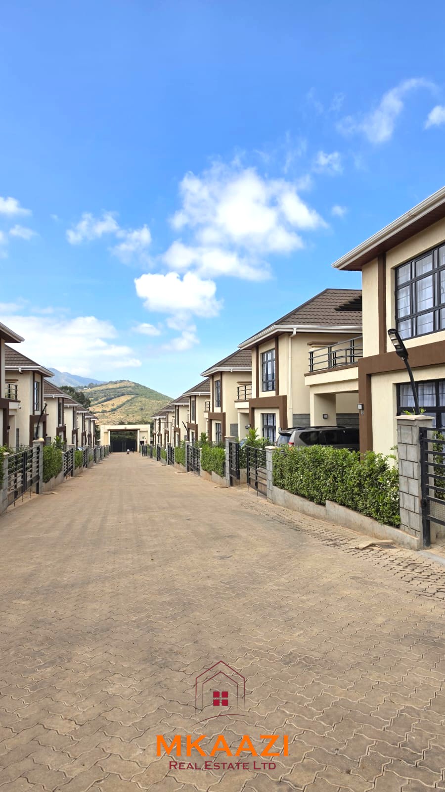 3BR Maisonette for Sale in Kibiko Ngong | 18.5M 3-bedroom all-en-suite maisonette with SQ for sale in Forest Hill Kibiko, Ngong. Located in a secure 20-house gated estate with CCTV, electric fence and Ngong Hills views. Asking KSh 18.5M cash.