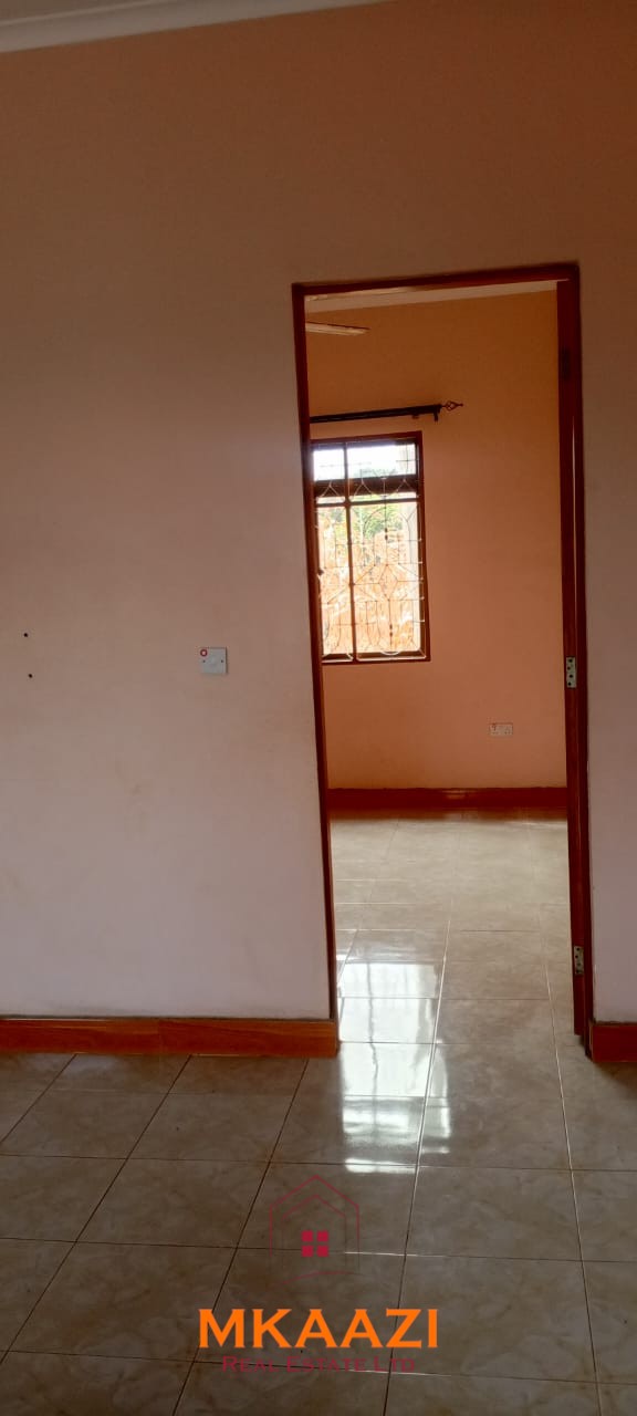 3-Acre Developed Farm for Sale in Moshi Tanzania 3-acre developed farm for sale in Kimashuku Mnadani, Moshi, Tanzania, featuring a farmhouse, 140-metre borehole, greenhouse, 200 apple trees, fruit trees and 5,000-litre water tank.