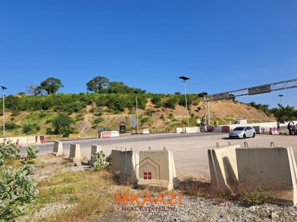 Prime 7.3-hectare road-frontage land for sale in Dongo Kundu, Mombasa, near the Mombasa–Kwale border and adjacent to mangrove forest.