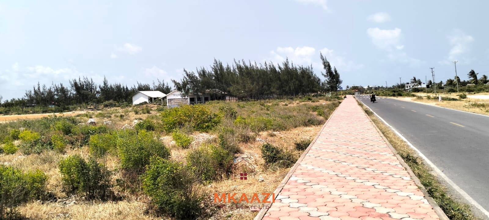 1 Acre for Sale on Kanani Road, Watamu Prime 1-acre freehold road-frontage land for sale on Kanani Road in Watamu, Kilifi County.