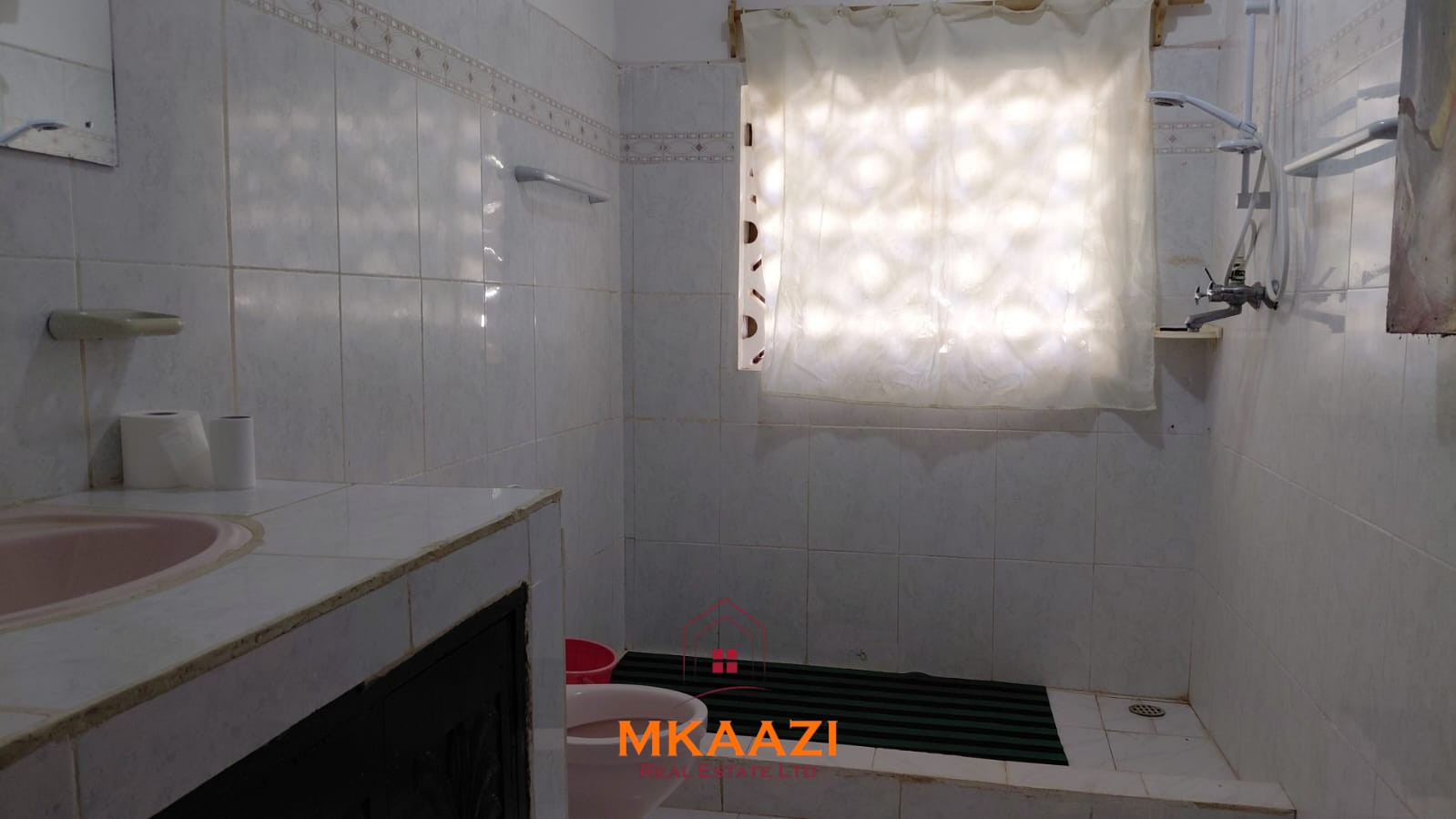 Half Acre Property for Sale Near Watamu Mall Half-acre property for sale off Kanani Road in Watamu with a 2-bedroom house, 1-bedroom SQ and three unfinished rental units near Watamu Mall.