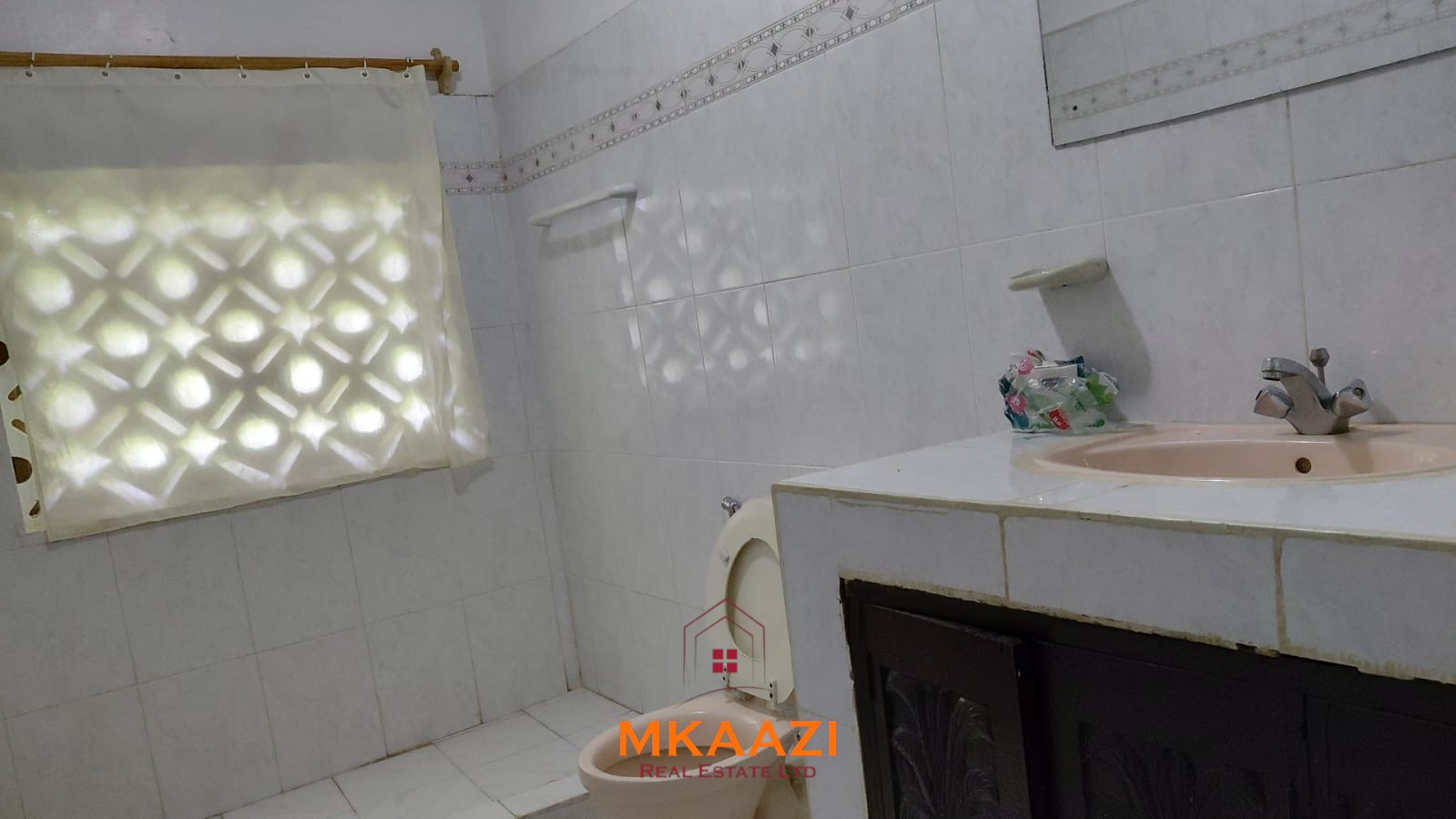 Half Acre Property for Sale Near Watamu Mall Half-acre property for sale off Kanani Road in Watamu with a 2-bedroom house, 1-bedroom SQ and three unfinished rental units near Watamu Mall.