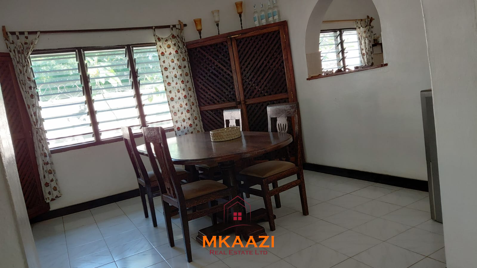 Half Acre Property for Sale Near Watamu Mall Half-acre property for sale off Kanani Road in Watamu with a 2-bedroom house, 1-bedroom SQ and three unfinished rental units near Watamu Mall.