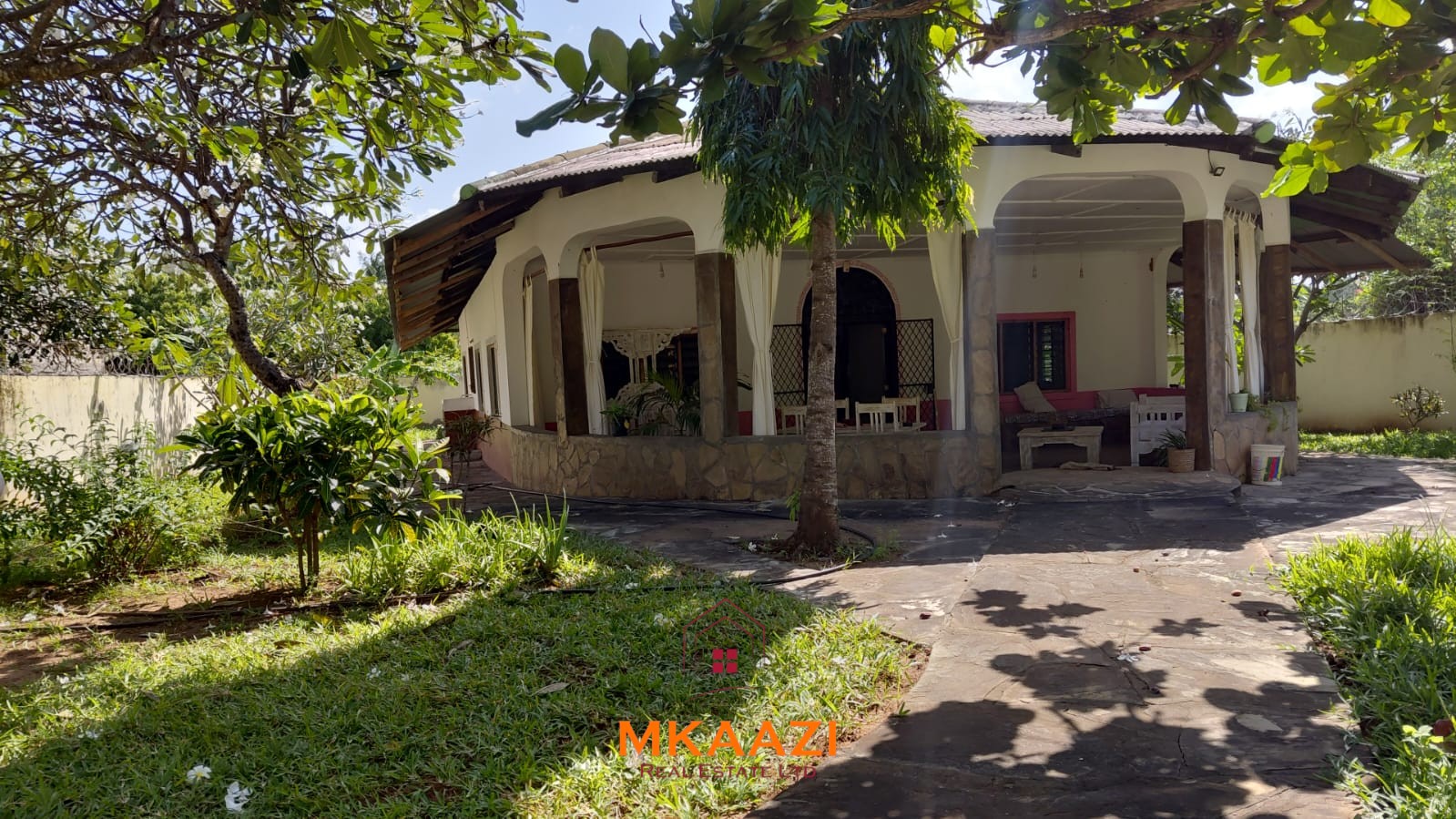 Half Acre Property for Sale Near Watamu Mall Half-acre property for sale off Kanani Road in Watamu with a 2-bedroom house, 1-bedroom SQ and three unfinished rental units near Watamu Mall.