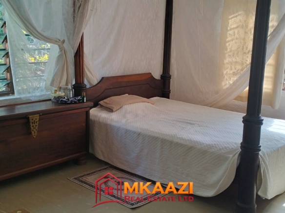 🌿 3-Bedroom Bungalow for Sale in Malindi – 1.15 Acres Off Lamu Road
