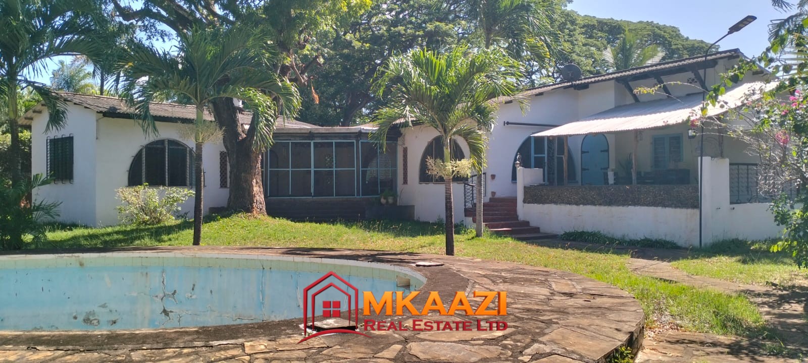 3-bedroom bungalow for sale in Malindi on 1.15 acres off Lamu Road with swimming pool, mature garden and covered garage