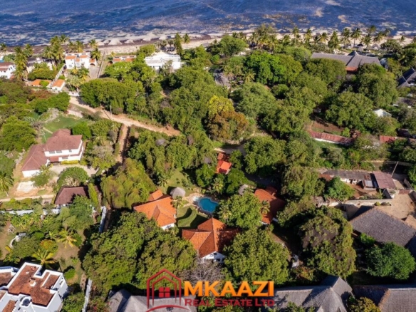 Luxury short-stay accommodation three minutes walk from Silversands Beach, Malindi