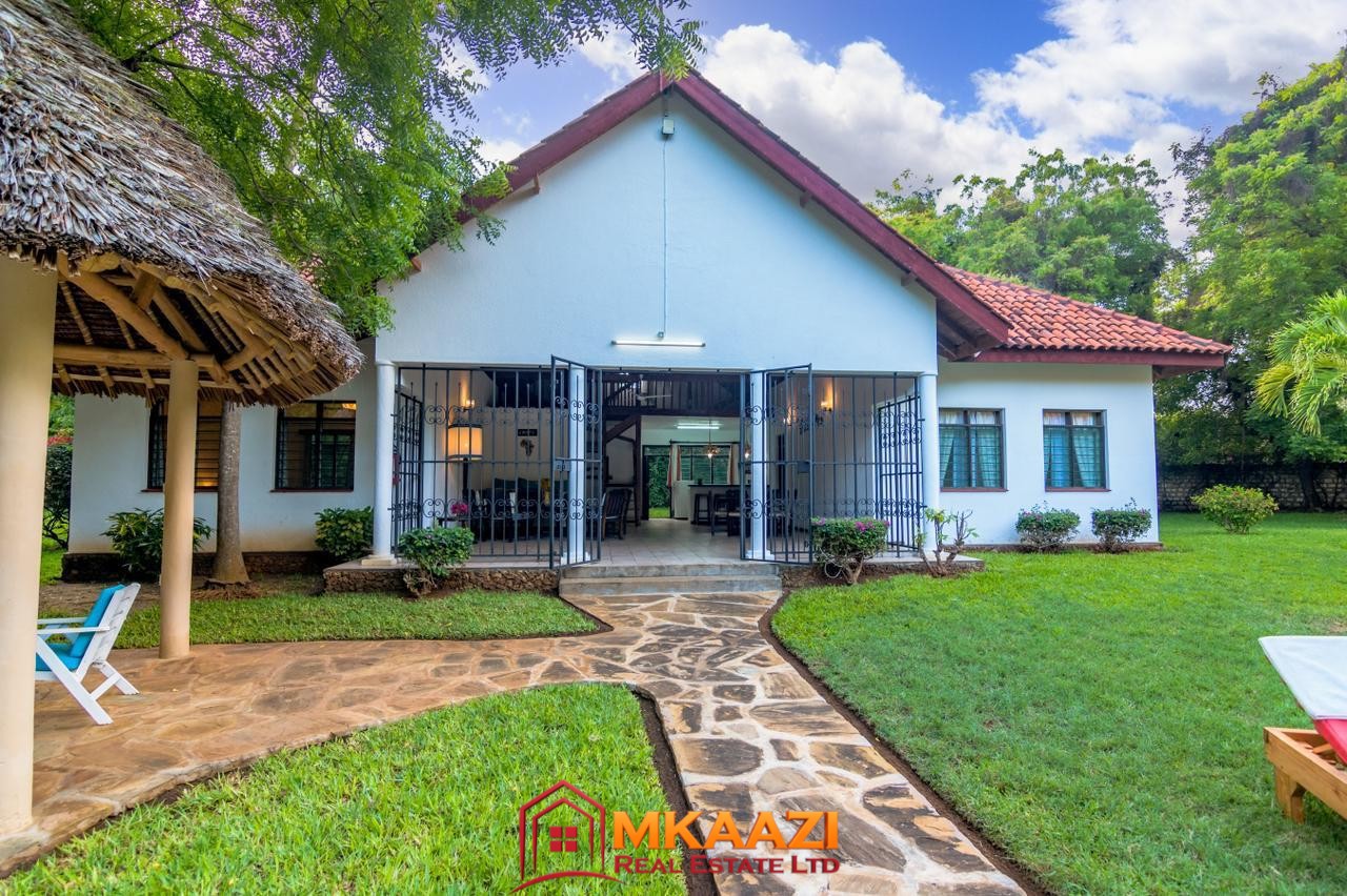 Driftowood Malindi 2 br short and long stay (8) Luxury furnished bungalows surrounded by a lush tropical garden in Malindi