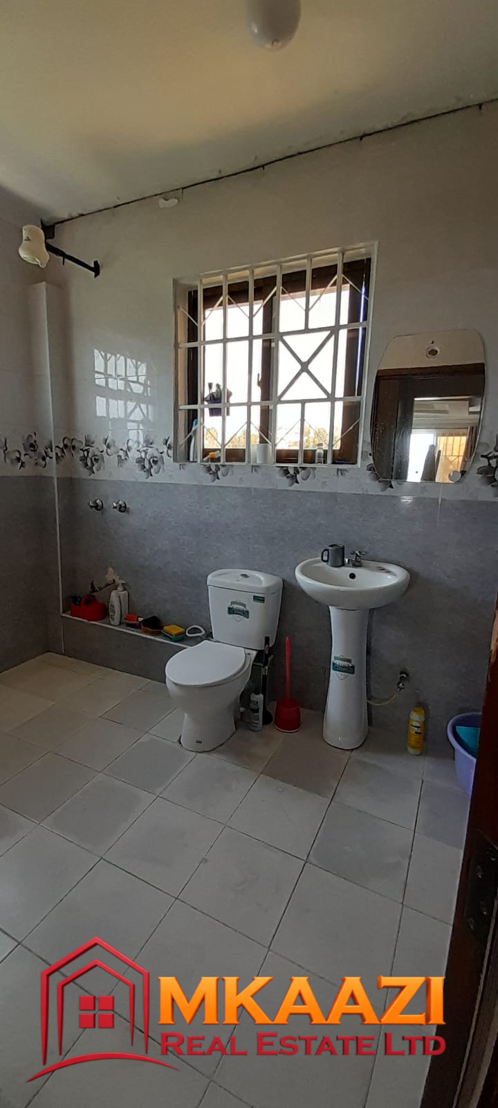 Luxurious 4-Bedroom Modern Mansion (1) 4-Bedroom Modern Mansion for Sale in Kiamunyi Baraka, Nakuru – Luxury Home with DSQ