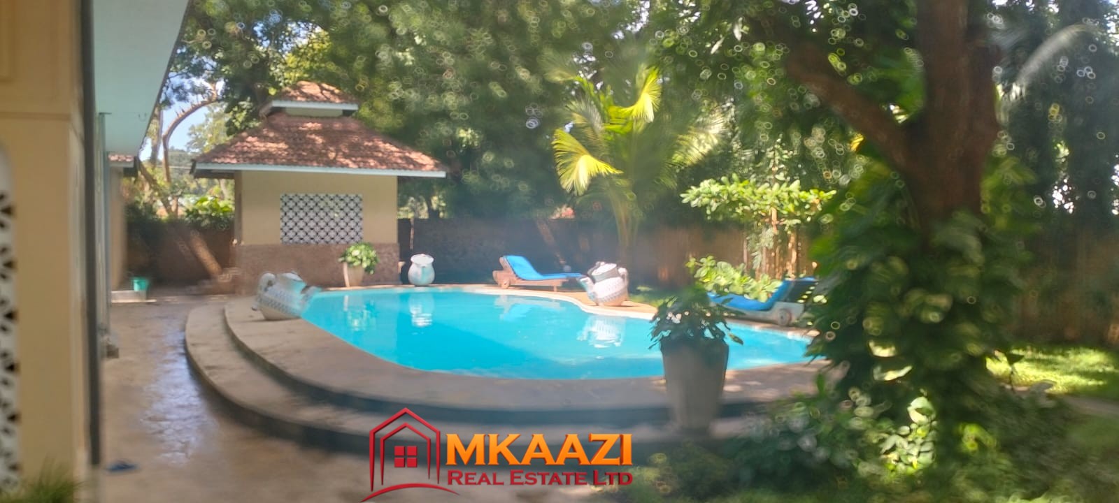 Mango Plaza 1br (4) Swimming pool at Mango Plaza Apartments for guests staying in the furnished 2-bedroom apartment.