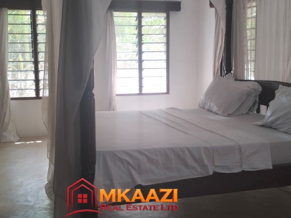 Comfortable furnished bedroom in an apartment for rent in Malindi