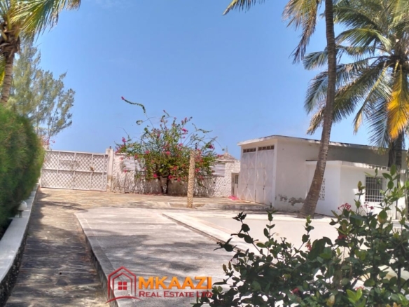 Twin 3-Bedroom Beachfront Villas for Sale in Mambrui – 1 Acre | €360,000 / KES 53.8M