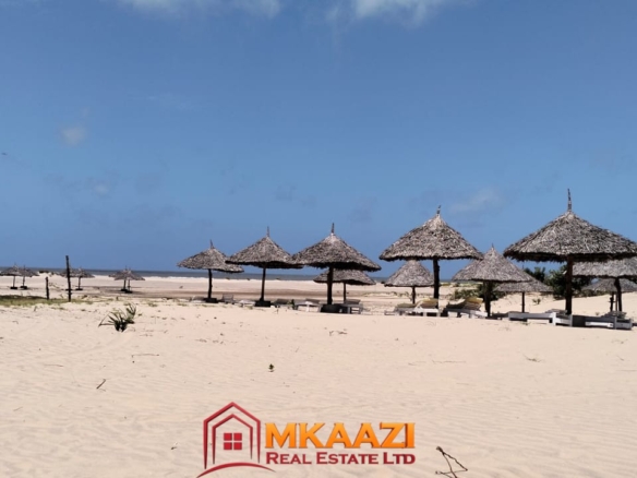 Twin 3-Bedroom Beachfront Villas for Sale in Mambrui – 1 Acre | €360,000 / KES 53.8M