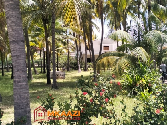 Twin 3-Bedroom Beachfront Villas for Sale in Mambrui – 1 Acre | €360,000 / KES 53.8M
