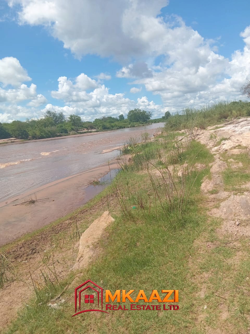 120 Acre (3) 120-acre agricultural land for sale in Kiboko, Makueni County