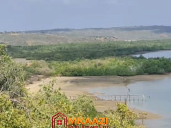 Sandy beach land for sale near Mandarini Villas in Mnarani Kilifi