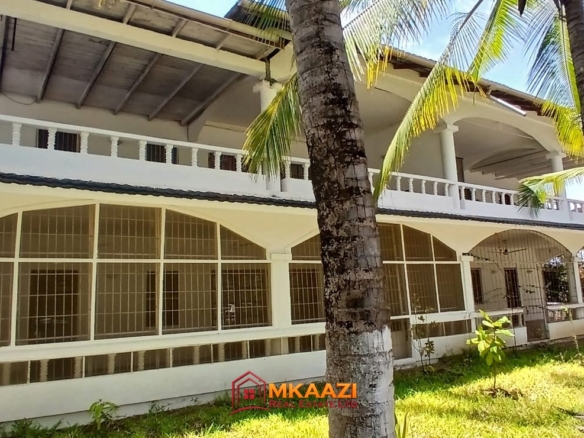 Beautiful 2-Bedroom Beachfront Apartment for Rent at Kiwi Beach, Malindi – KSh 50,000 per Month