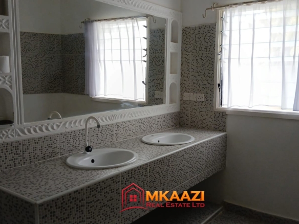 Beautiful 3-Bedroom Furnished Apartment for Sale at Green Malindi Luxury Apartments – KSh 17 Million