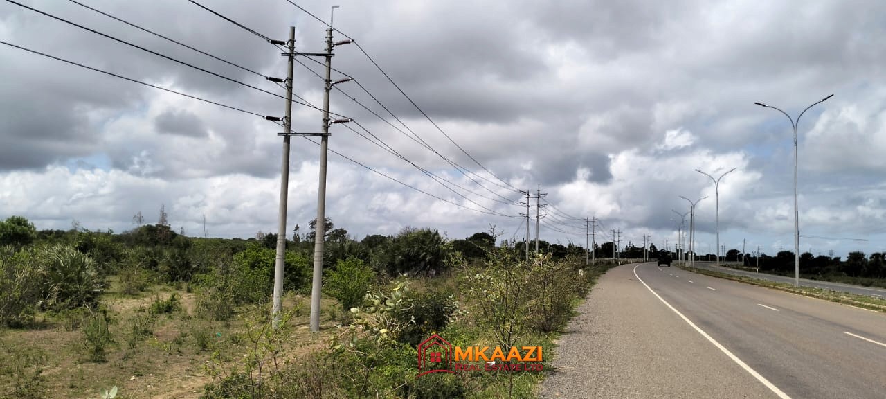 7-acre property for sale near Lamu Port in Bora Imani, Lamu, fronting tarmac with power on site