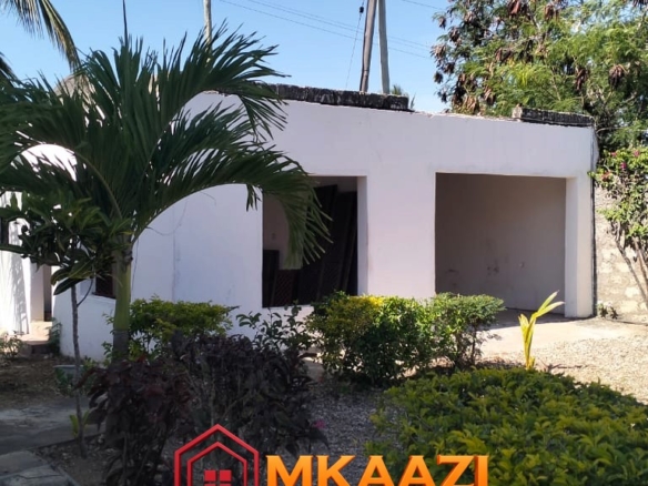 Fully furnished six-bedroom rental house on a one-acre compound in Watamu
