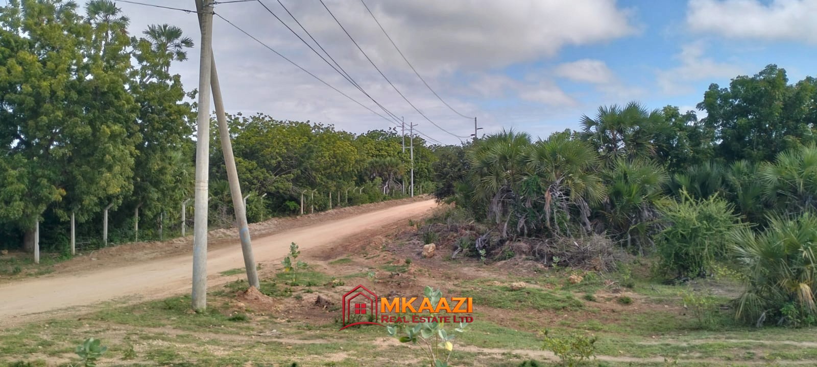1-acre plots for sale along Lamu Port dual carriageway in Bora Imani