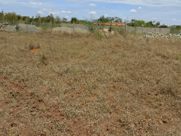 Plot for sale in Gachoka near electricity and EWASCO piped water.
