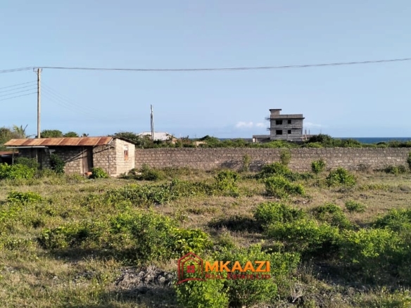 Coral plot for sale in Watamu near Mawe Zuri