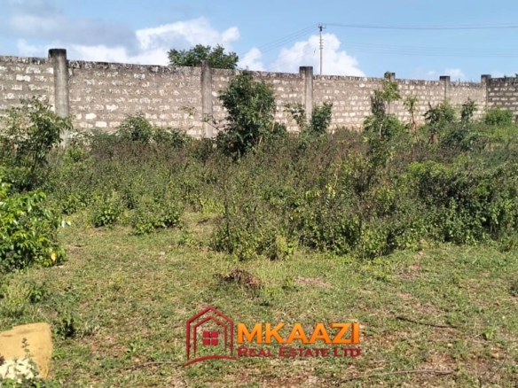 Residential plot for sale near Silversands Beach, Malindi with boundary wall, freehold titles, power and water on site
