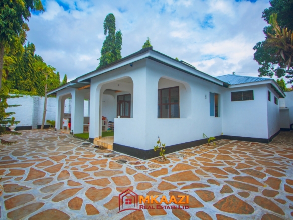 Beautiful Fully Furnished 3-Bedroom House for Sale in Silver Sands Road, Malindi – KSh 16 Million