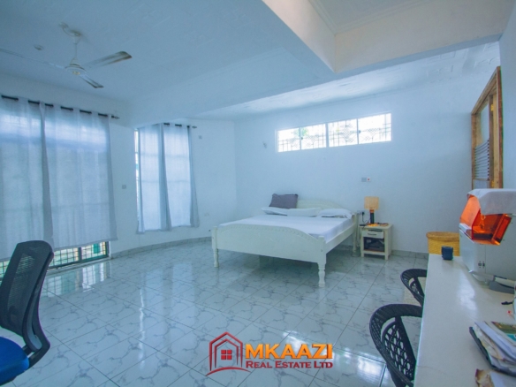 Beautiful Fully Furnished 3-Bedroom House for Sale in Silver Sands Road, Malindi – KSh 16 Million