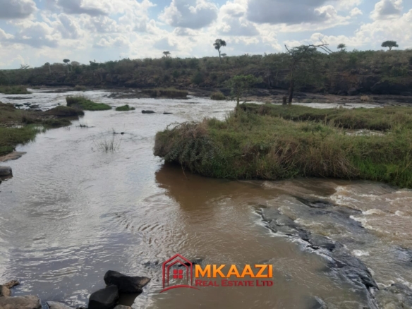 Ranch on Rover ewaso nyiro for sale in Laikipia, Rumuruti