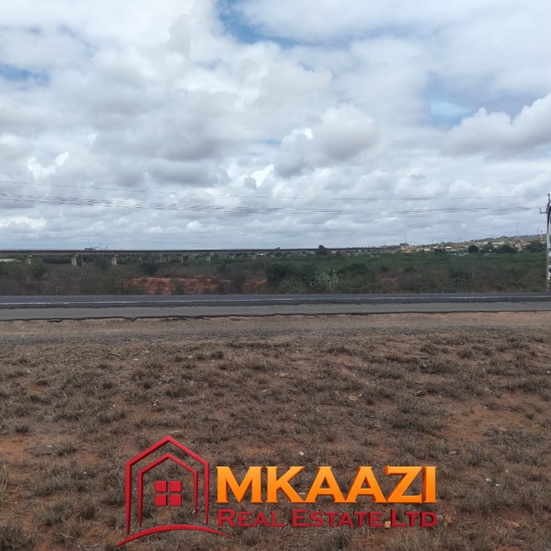 2000 Acres for sale in Voi on Msa road