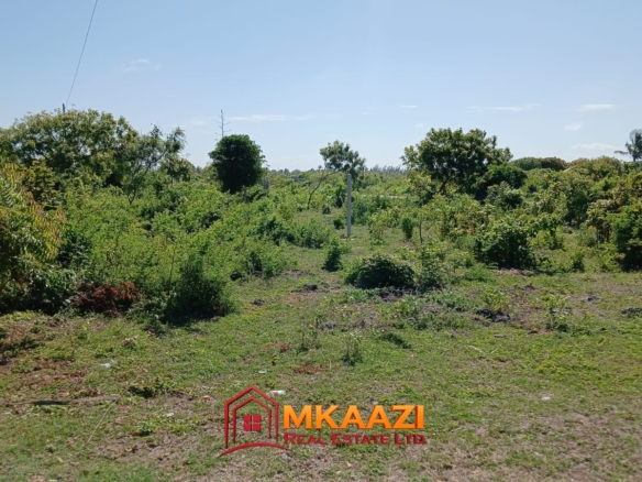 Land for sale near Kanani Primary School with a small house