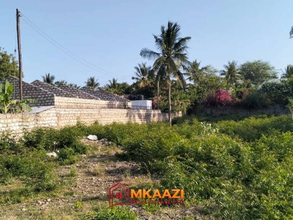 Half-acre walled plot for sale near Blue House, Watamu, Kilifi – KSh 16.5 million