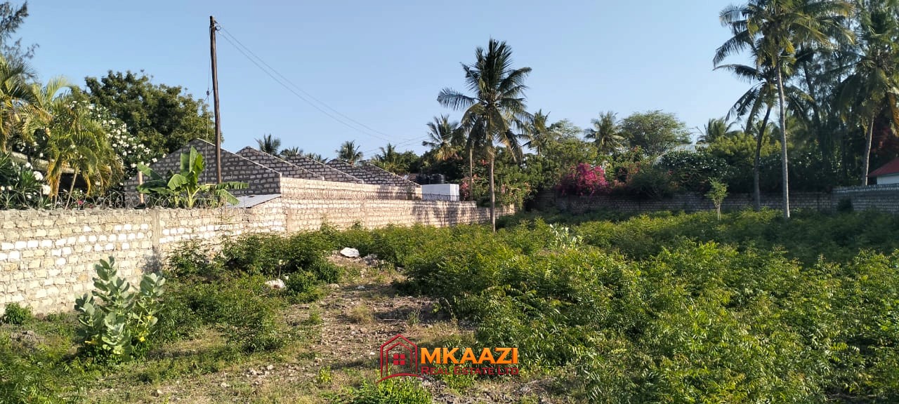 Half-acre walled plot for sale near Blue House, Watamu, Kilifi – KSh 16.5 million